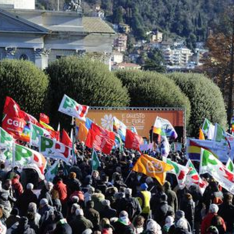 Antifascismo, il centrosinistra sfila unito a Como