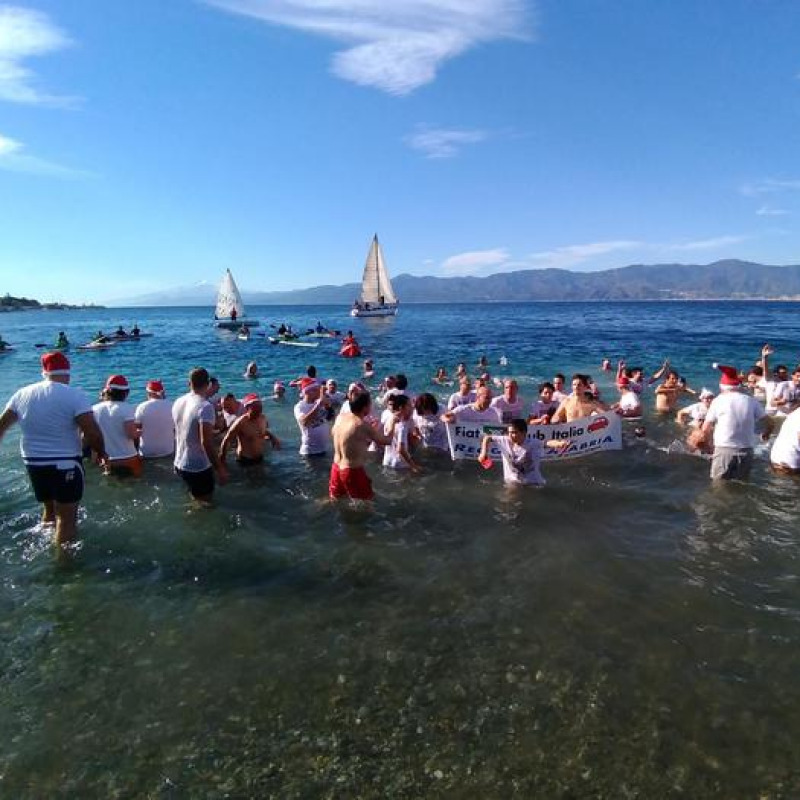 In Calabria tuffo in mare per festeggiare 2018
