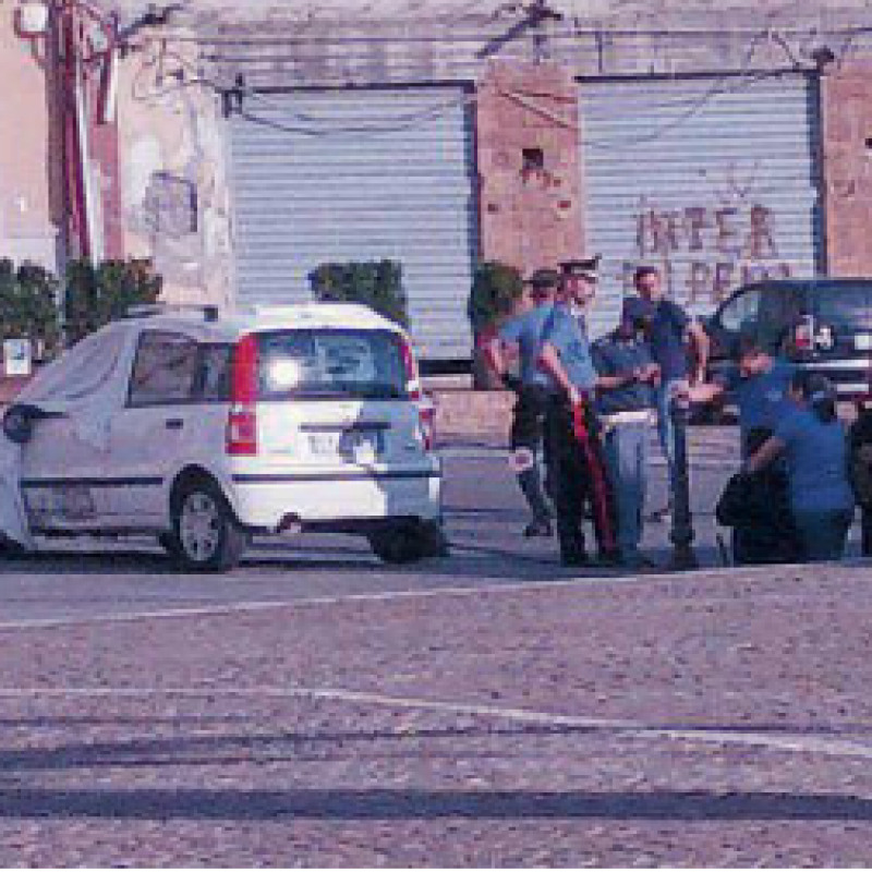 Carabinieri sulla scena dell'omicidio di Arcangelo Pelaia