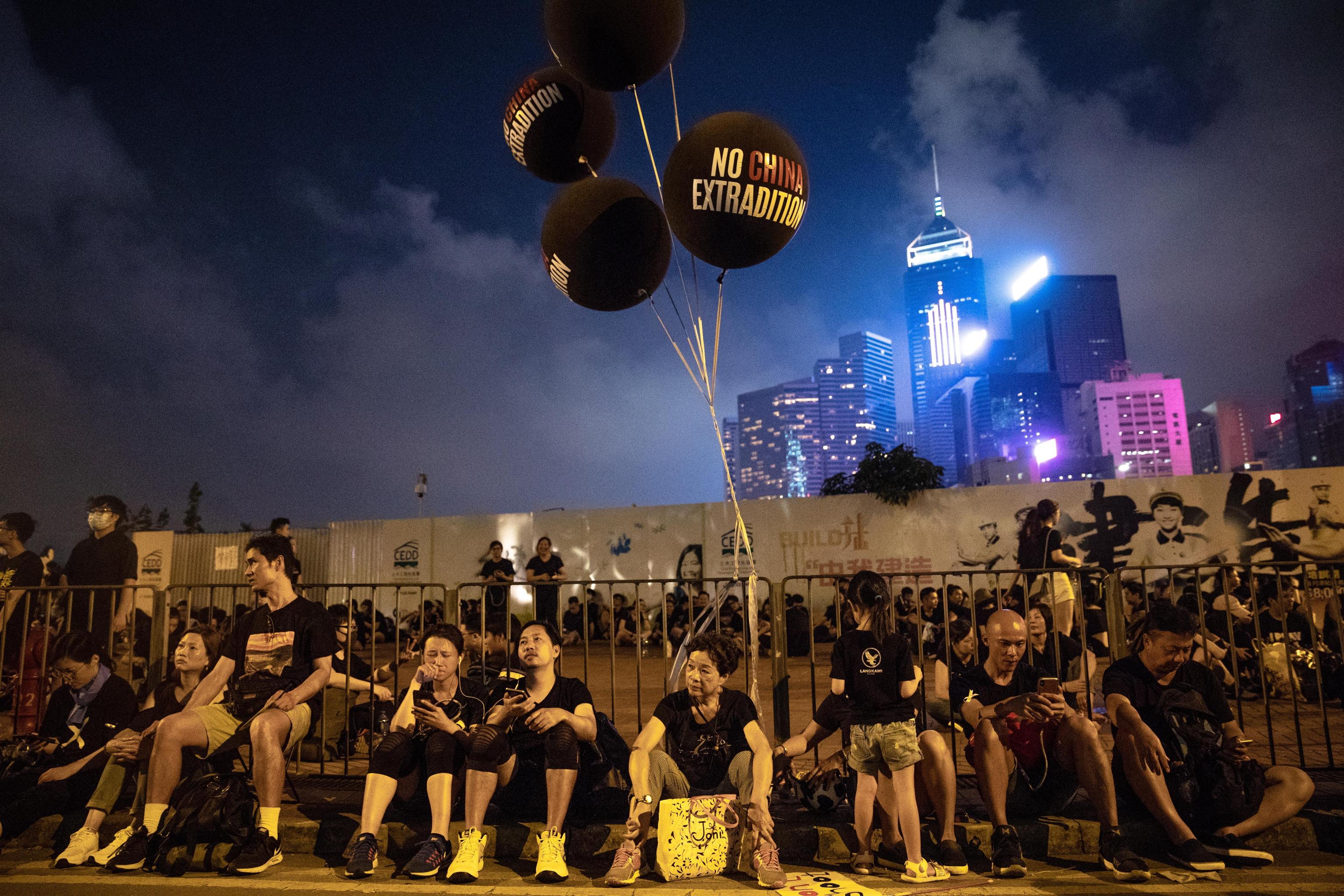 Proteste a Hong Kong, quasi 2 milioni di persone in corteo contro la