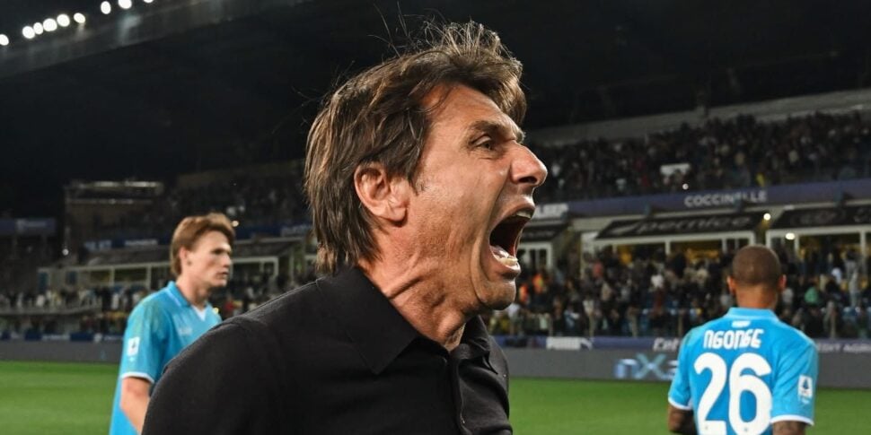 Antonio Conte non si presenta agli allenamenti del Napoli: tornerà il 17 novembre