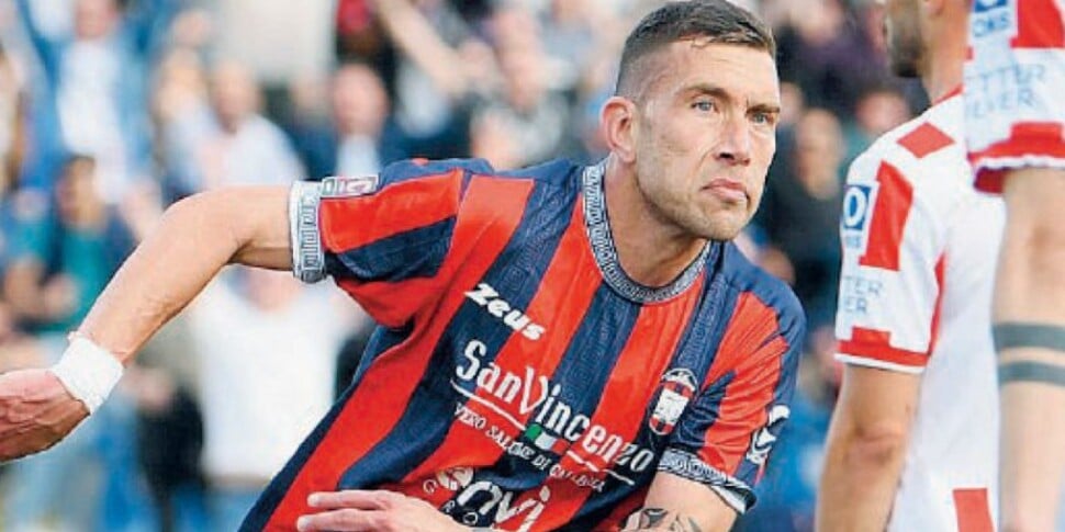 Crotone, addio Coppa Italia: i rossoblù perdono 3 1 a Potenza Crotone, addio Coppa Italia: i rossoblù perdono 3 1 a Potenza