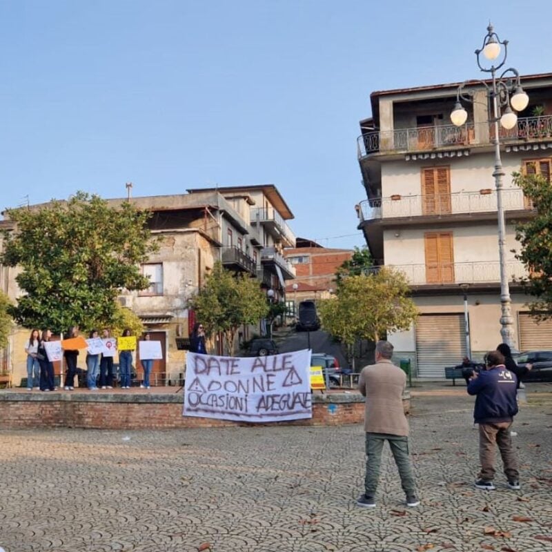 “Io, stuprata e minacciata. Ora devo difendermi dai miei familiari”: a Seminara una storia da brividi