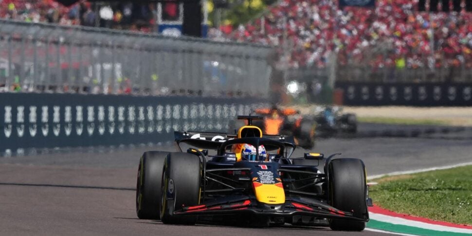 Formula 1, Verstappen vince la gara Sprint a Austin. Disastro McLaren. Quarte e quinte le Ferrari Formula 1, Verstappen vince la gara Sprint a Austin. Disastro McLaren. Quarte e quinte le Ferrari