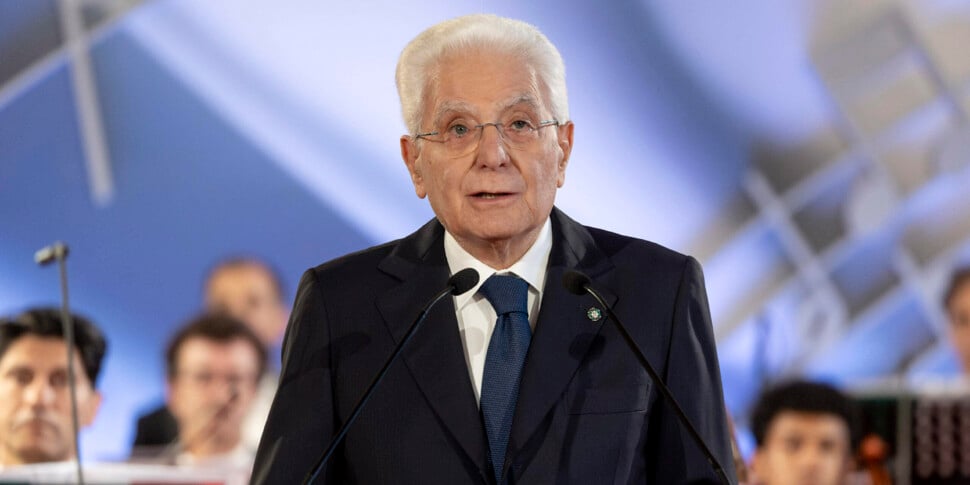Mattarella difende l Mattarella difende l