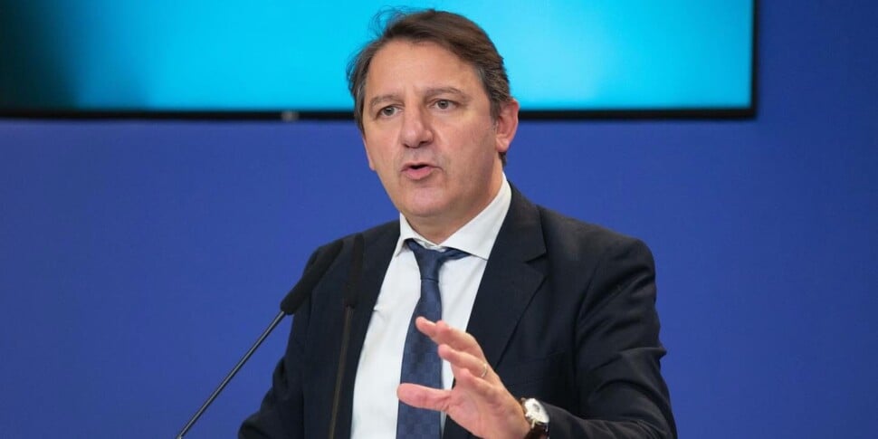 welfare tridico e bruno m5s salario minimo garantito anche in calabria da Feedpress.me welfare tridico e bruno m5s salario minimo garantito anche in calabria