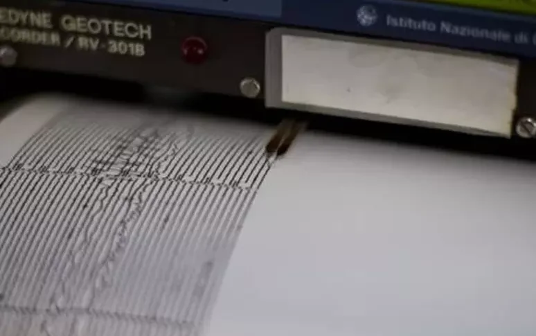 Terremoto di magnitudo 7.4 nelle Filippine, "si prevede uno tsunami distruttivo". Scatta l Terremoto di magnitudo 7.4 nelle Filippine, "si prevede uno tsunami distruttivo". Scatta l