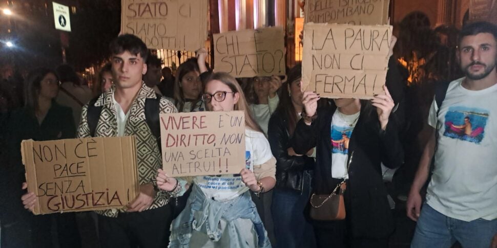 Mille in marcia contro la violenza a Palermo Mille in marcia contro la violenza a Palermo