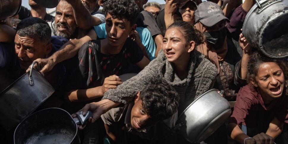 Gli Usa offrono ad Hamas un passaggio sicuro a Gaza. Altri morti nei raid dell’Idf. Lunedì vertice dei Paesi musulmani Gli Usa offrono ad Hamas un passaggio sicuro a Gaza. Altri morti nei raid dell’Idf. Lunedì vertice dei Paesi musulmani