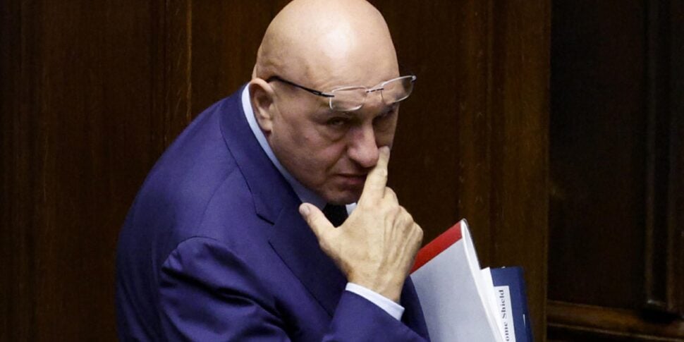 "Italiani insospettabili corrotti dalla Russia". Ma Crosetto spiega: "E "Italiani insospettabili corrotti dalla Russia". Ma Crosetto spiega: "E