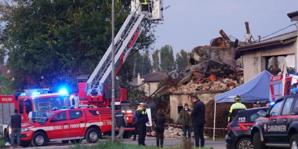 il mutuo e le firme contraffatte la storia dei fratelli ramponi ecco perch233 hanno scatenato l inferno di castel d azzano
