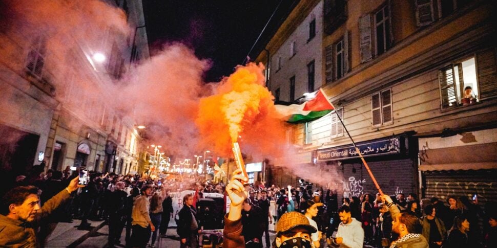 I pro Pal celebrano il 7 ottobre, centinaia in piazza a Torino e Bologna. Piantedosi: "Ricorrenza da non macchiare"