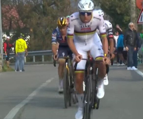 Immenso Pogacar, lo sloveno vince il Giro di Lombardia e fa pokerissimo