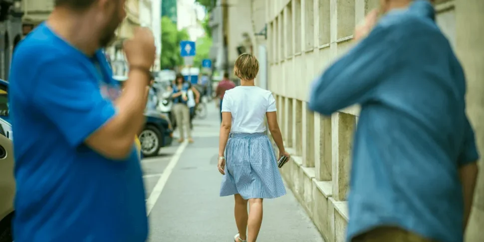 Ricerca sul “catcalling” a firma dell