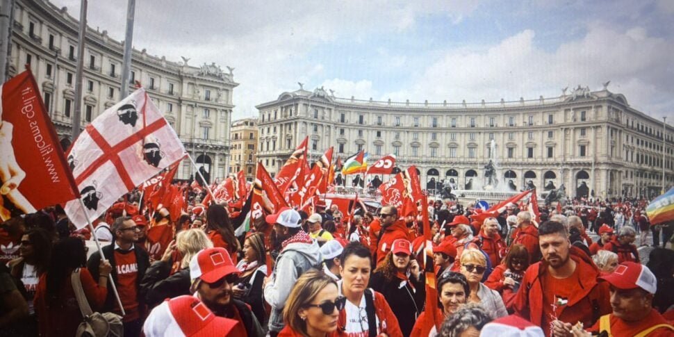manifestazione della cgil a roma landini sulla manovra sbagliata non escludiamo sciopero da Feedpress.me manifestazione della cgil a roma landini sulla manovra sbagliata non escludiamo sciopero