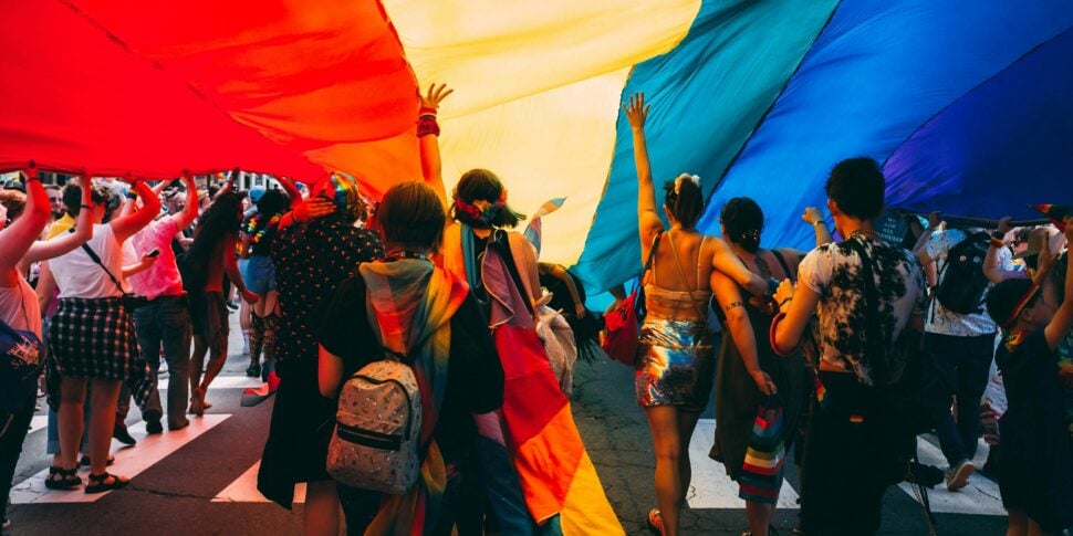 "La Cei supporti i Gay Pride con la preghiera e la riflessione", la richiesta del Sinodo "La Cei supporti i Gay Pride con la preghiera e la riflessione", la richiesta del Sinodo