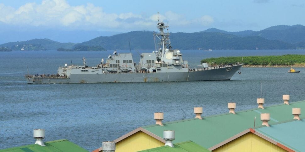 Nave da guerra Usa a 10 km dalle coste del Venezuela. Caracas: «Washington prepara una guerra» Nave da guerra Usa a 10 km dalle coste del Venezuela. Caracas: «Washington prepara una guerra»