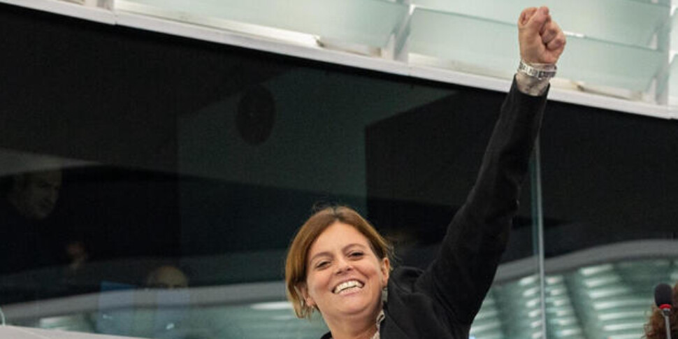 ilaria salis svegliata da un controllo preventivo della polizia nella sua camera d albergo avs e inaccettabile da Feedpress.me ilaria salis svegliata da un controllo preventivo della polizia nella sua camera d albergo avs e inaccettabile