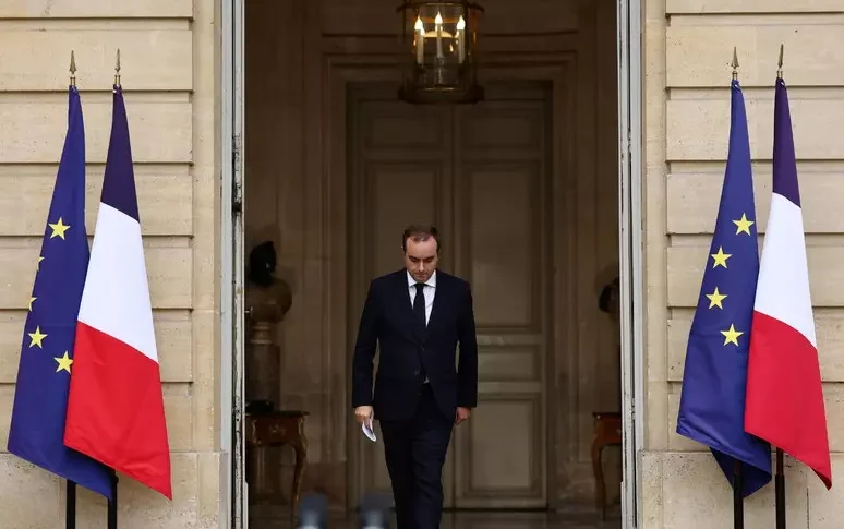 Francia, Lecornu verso la "fiducia": domani il voto Francia, Lecornu verso la "fiducia": domani il voto