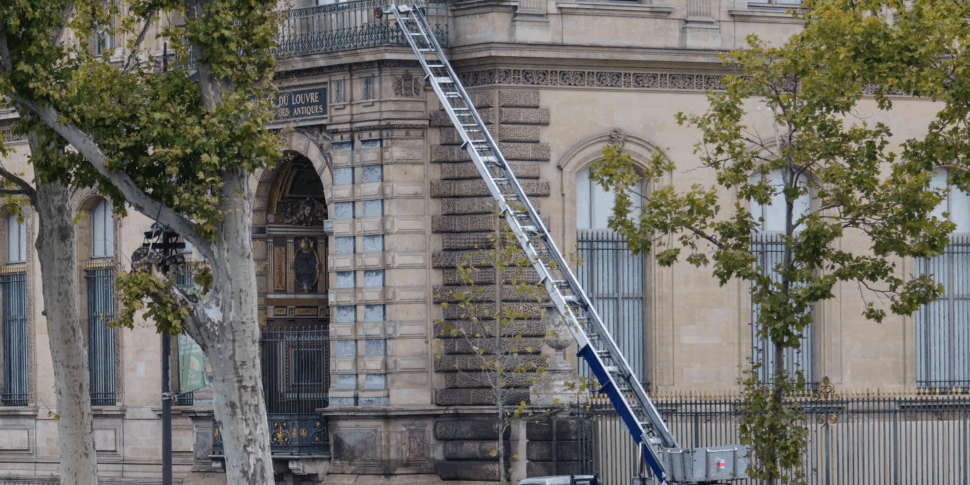 Il furto del secolo: la password del sistema di sicurezza del Louvre? Era Louvre! Il furto del secolo: la password del sistema di sicurezza del Louvre? Era Louvre!