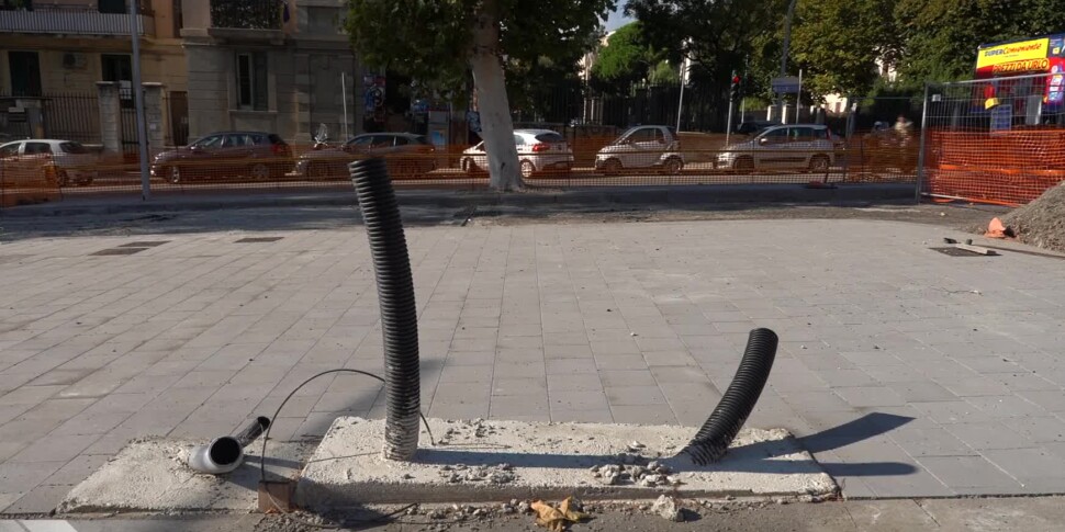 Messina, arrivano gli alberi al parcheggio di interscambio Sant'Orsola. Fine lavori tra un paio di mesi