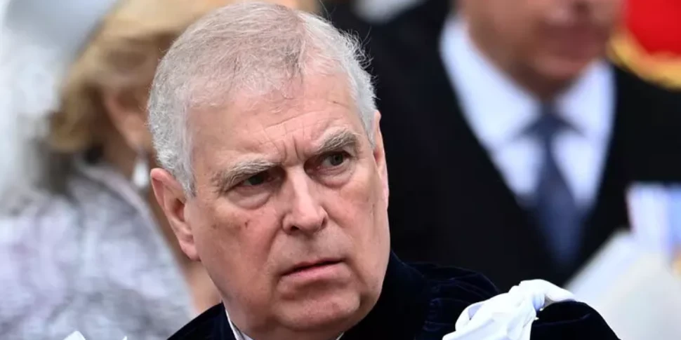 re carlo toglie il titolo di principe ad andrea e lo sfratta da royal lodge da Feedpress.me re carlo toglie il titolo di principe ad andrea e lo sfratta da royal lodge