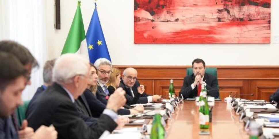 Ponte sullo Stretto, Salvini incontra il commissario europeo ai Trasporti: “Bruxelles determinata ad andare avanti”