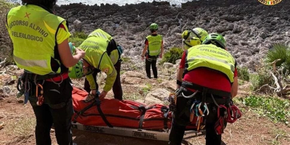 san vito lo capo tragedia alla falesia di salinella muore una climber svizzera colpita da un masso