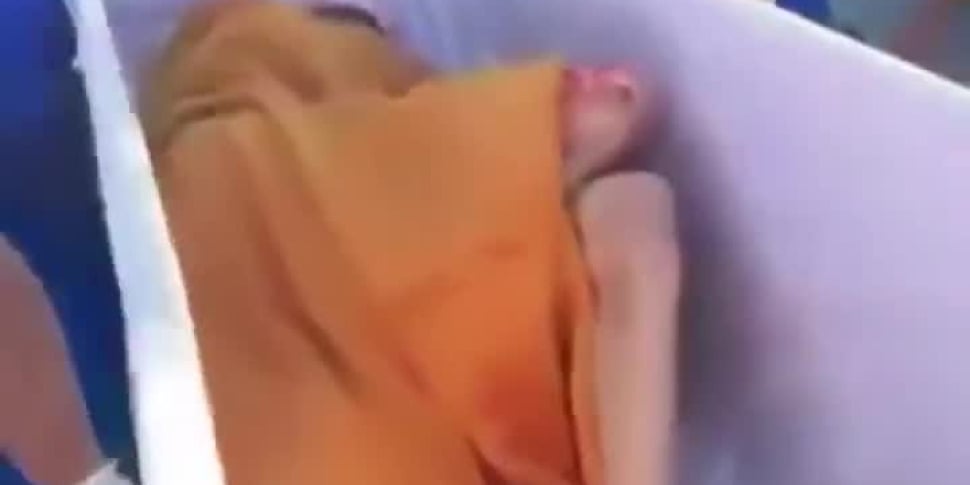 Stupore in Thailandia: è pronta per essere cremata, ma è viva. Un colpo alla bara l