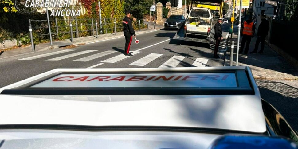 riducevano i chilometri percorsi dalle auto smantellata colossale truffa ad ancona sequestrate due ville e 106 veicoli