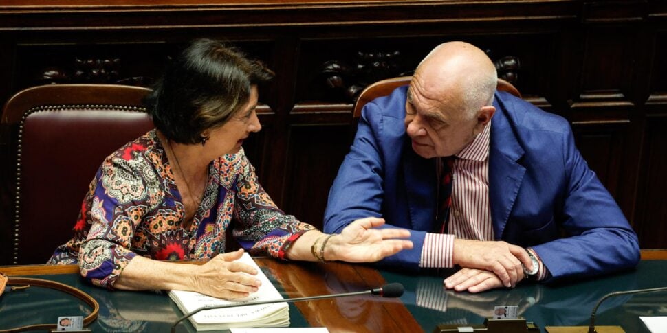 "Il Dna del maschio non accetta la parità", polemica sulle parole del ministro Nordio. Le opposizioni insorgono