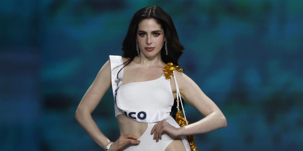 Thailandia, edizione shock di Miss Universo: la vincitrice insultata in diretta dal patron