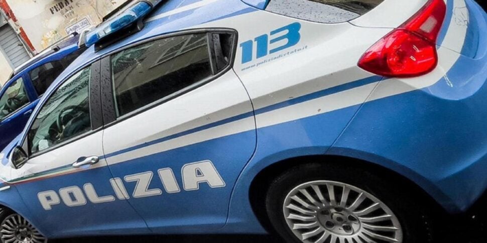 Napoli, 26enne ucciso a colpi di pistola a Barra: mistero sul movente Napoli, 26enne ucciso a colpi di pistola a Barra: mistero sul movente