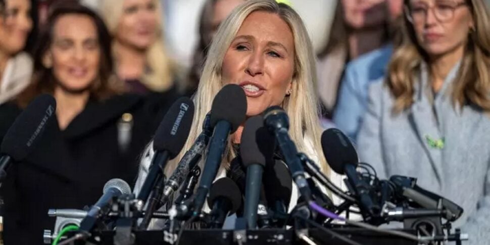 taylor greene si dimette e sfida trump non star242 zitta come una moglie malmenata