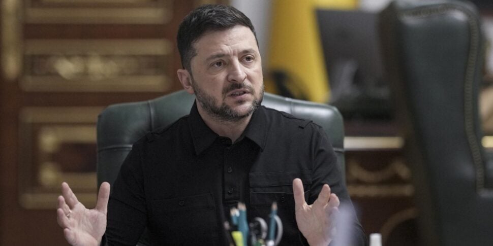 Zelensky parla alla nazione: “Scelta difficilissima per l