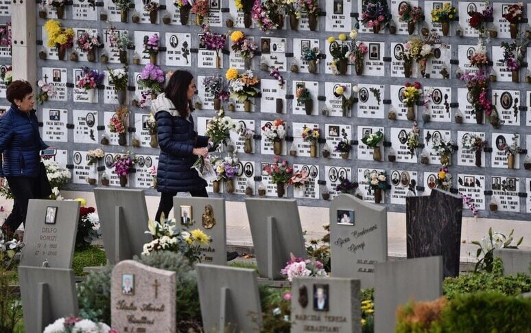 Il 2 novembre, commemorazione dei defunti: un giorno per ricordare e ritrovare le radici. Le origini della ricorrenza Il 2 novembre, commemorazione dei defunti: un giorno per ricordare e ritrovare le radici. Le origini della ricorrenza