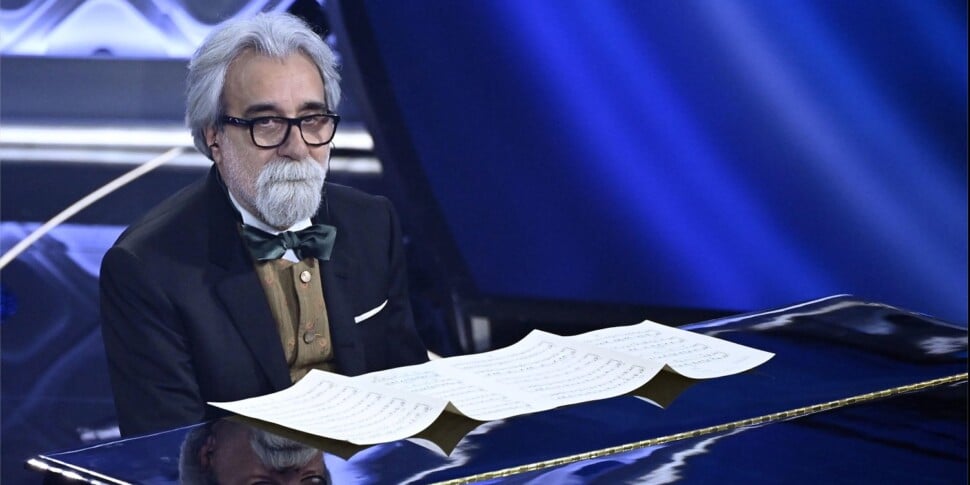 Addio a Peppe Vessicchio, il celebre maestro della musica italiana si è spento a 69 anni
