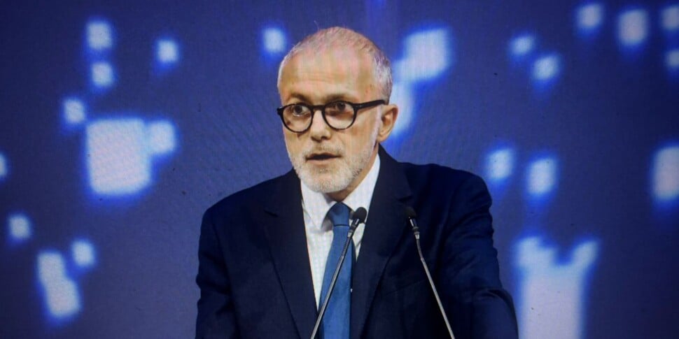 "Più uno" si fa partito, nasce il nuovo progetto centrista promosso da Ernesto Maria Ruffini "Più uno" si fa partito, nasce il nuovo progetto centrista promosso da Ernesto Maria Ruffini