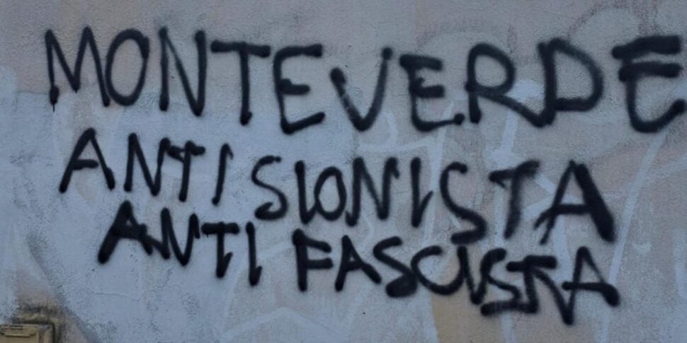 Raid alla sinagoga di Roma: indaga la Digos, caccia a due incappucciati