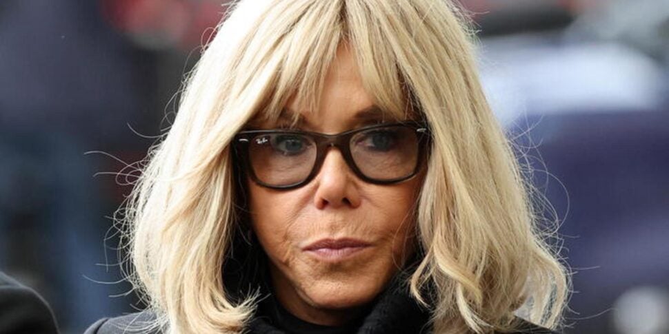“Brutte stronze”: le parole di Brigitte Macron dividono la Francia e accendono il dibattito sul femminismo