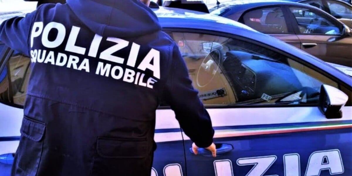 fermato con una pistola clandestina nel marsupio arrestato un 56enne nel catanese da Feedpress.me fermato con una pistola clandestina nel marsupio arrestato un 56enne nel catanese