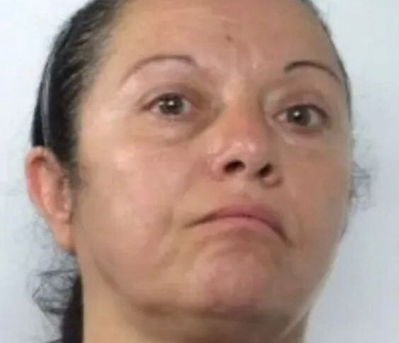biglietto con una croce nella buca delle lettere di grazia santapaola sorella del capomafia nitto da Gazzettadelsud.it biglietto con una croce nella buca delle lettere di grazia santapaola sorella del capomafia nitto
