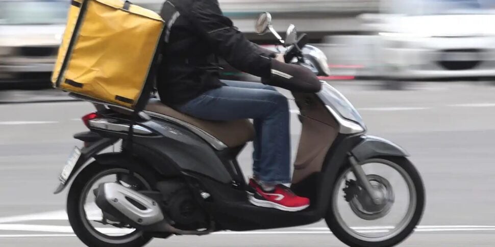 fuga di monossido in un appartamento a genova due persone e un cane salvati dal rider che doveva consegnare la pizza da Feedpress.me fuga di monossido in un appartamento a genova due persone e un cane salvati dal rider che doveva consegnare la pizza