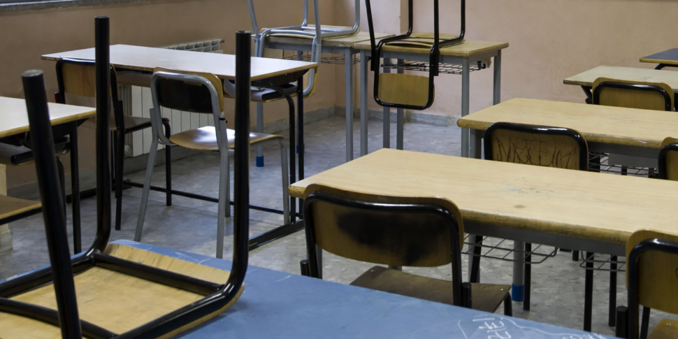 abusi su dieci alunne minorenni indagato collaboratore scolastico a brindisi da Feedpress.me abusi su dieci alunne minorenni indagato collaboratore scolastico a brindisi