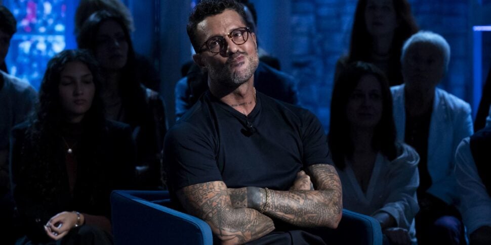 mediaset denuncia corona e chiede di vietargli l uso dei social diffamazione e minacce da Feedpress.me mediaset denuncia corona e chiede di vietargli l uso dei social diffamazione e minacce