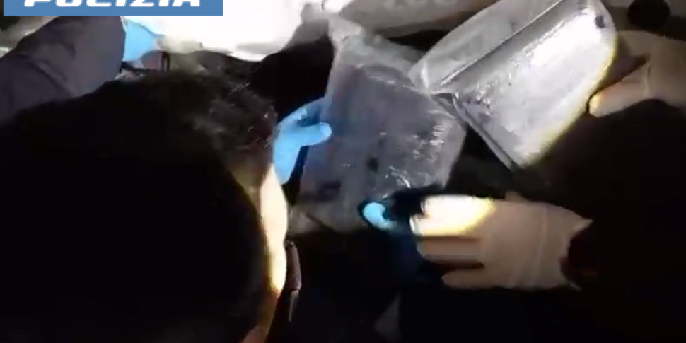 In auto con 4 chili di cocaina, corriere della droga arrestato a Catania