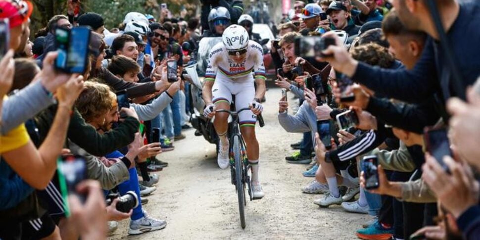 Strade Bianche: quarto trionfo di Pogacar, nessuno come lui