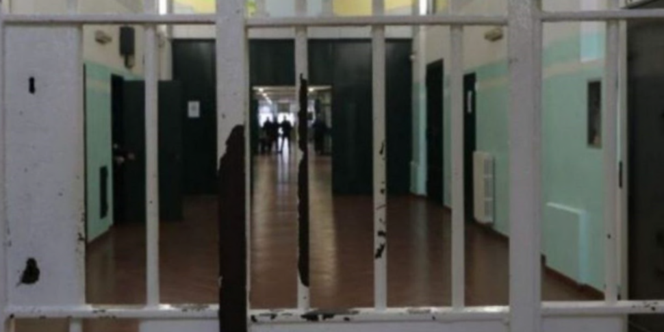 carceri italiane al collasso oltre 64mila detenuti in otto istituti sovraffollamento oltre il 200 da Feedpress.me carceri italiane al collasso oltre 64mila detenuti in otto istituti sovraffollamento oltre il 200