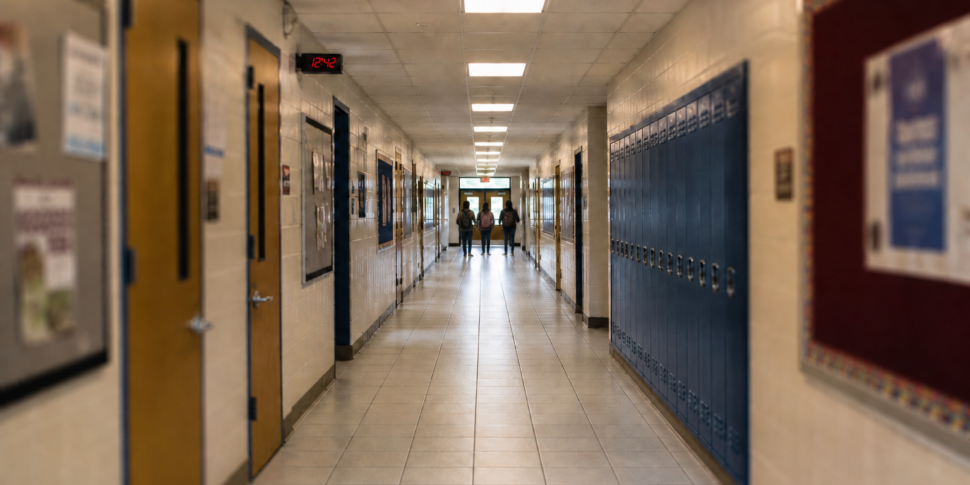 crolla il soffitto al liceo pascasino di marsala tragedia sfiorata da Feedpress.me crolla il soffitto al liceo pascasino di marsala tragedia sfiorata