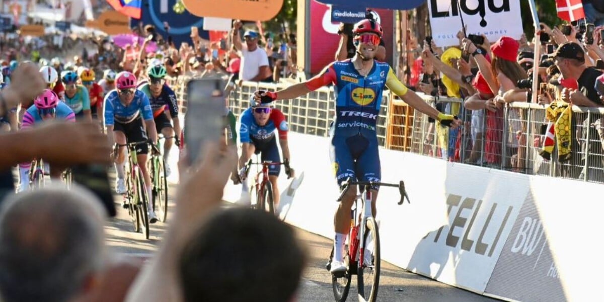 giro d italia a roma lo sprint di milan vingegaard 232 re in rosa e qualcosa di speciale da Feedpress.me giro d italia a roma lo sprint di milan vingegaard 232 re in rosa e qualcosa di speciale